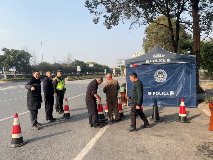 聯(lián)勤聯(lián)動(dòng)聯(lián)初心 保通保暢保春運(yùn).png